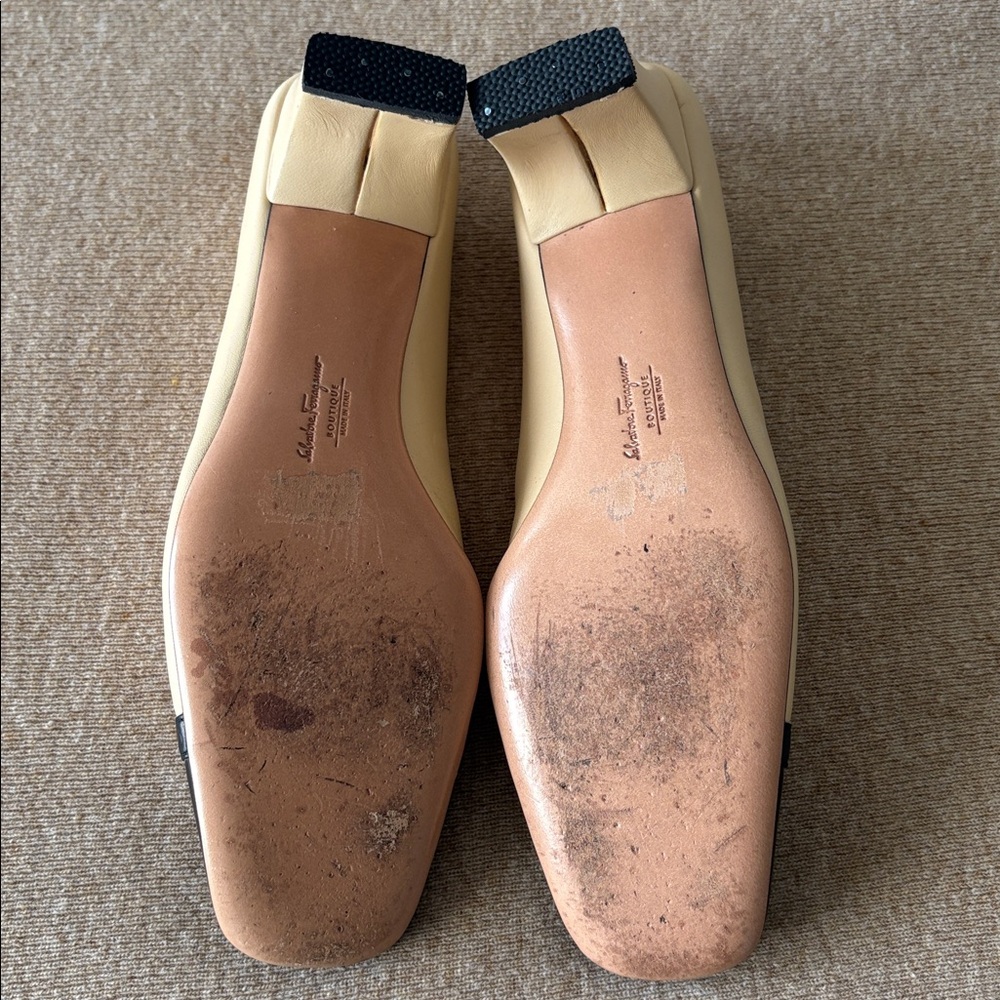 Salvatore Ferragamo Cream and Black Leather Block Heel Pumps Size 8B - Picture 6 of 10